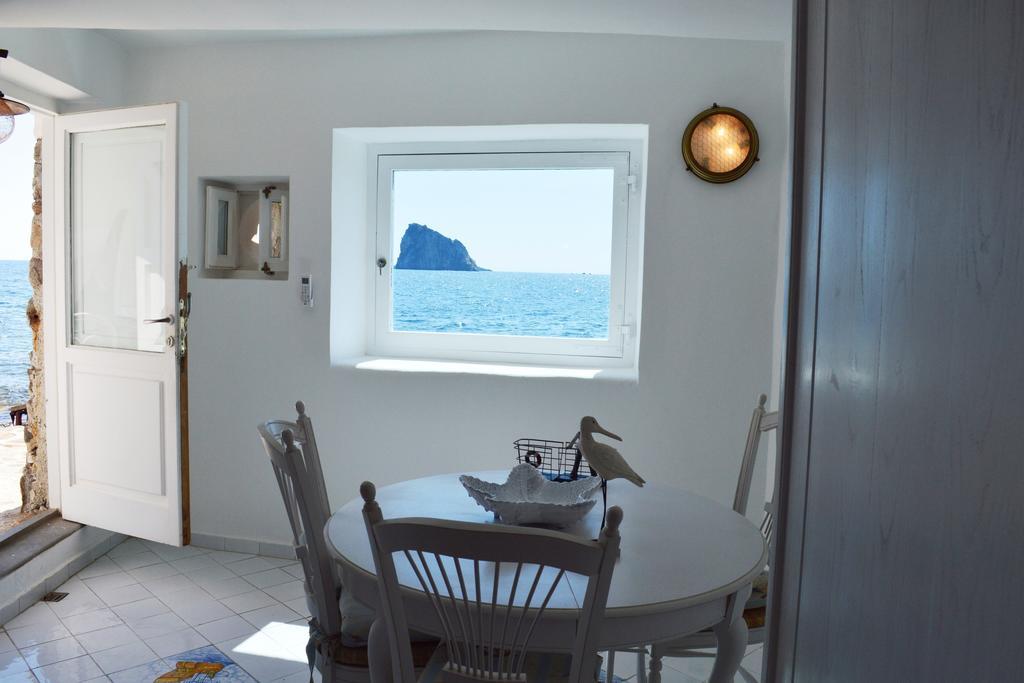 Villa Il Galeone Panarea Rum bild