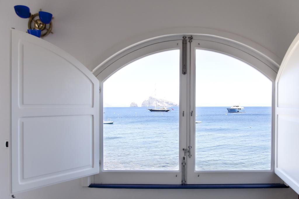 Villa Il Galeone Panarea Rum bild