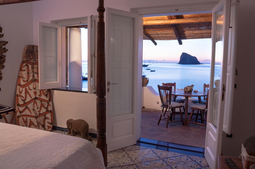 Villa Il Galeone Panarea Rum bild